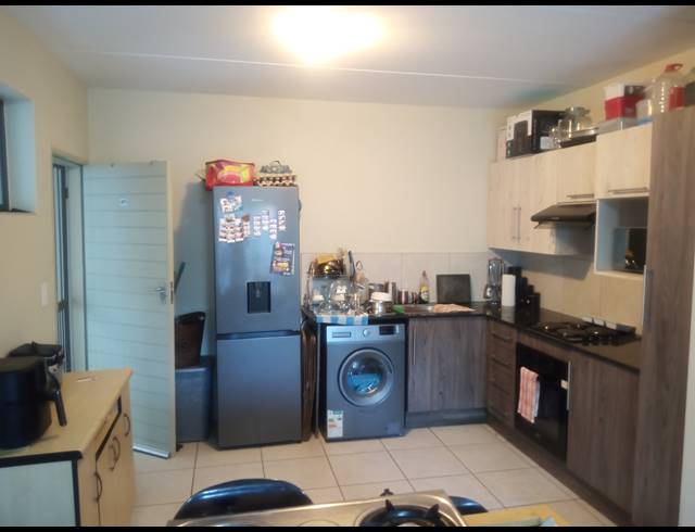 2 BEDROOM SECTIONAL TITLE FOR SALE IN NORTON PARK